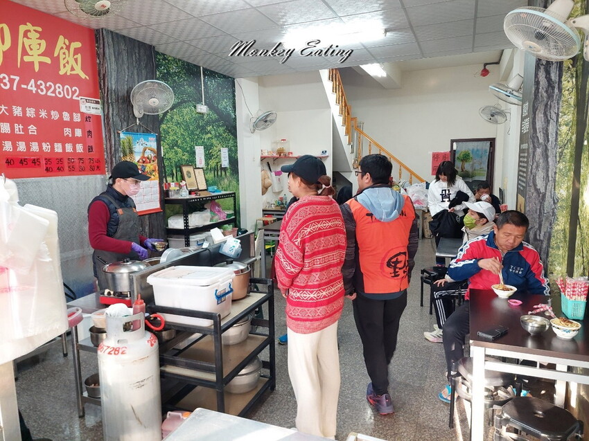 【台中神岡】大胖腳庫飯│清泉崗旁隱藏版小吃，肥嫩腳庫飯入口即化。炒麵豬血湯也很不錯~ - 貪吃猴的幻想
