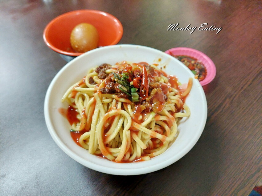 【台中神岡】大胖腳庫飯│清泉崗旁隱藏版小吃，肥嫩腳庫飯入口即化。炒麵豬血湯也很不錯~ - 貪吃猴的幻想