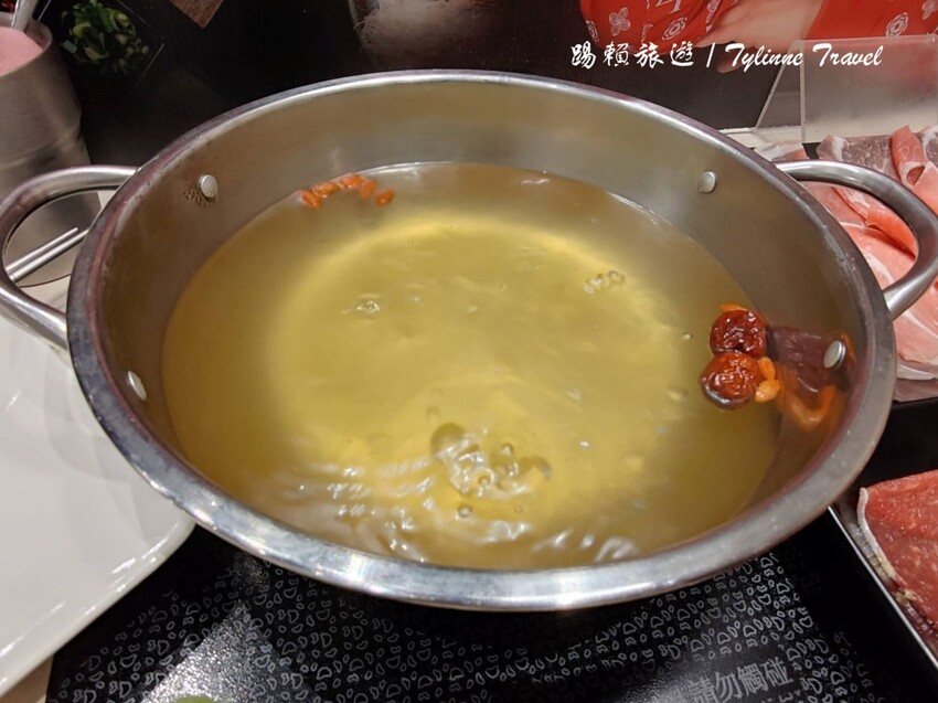 台北車站地下街「荖子鍋plus」小火鍋吃到飽！自助吧 製麵機超吸睛。