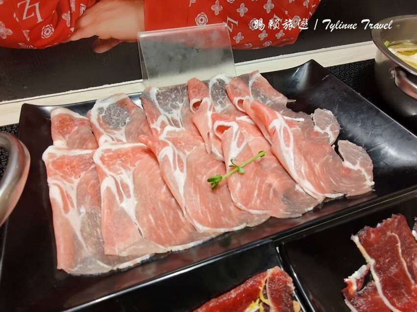 台北車站地下街「荖子鍋plus」小火鍋吃到飽！自助吧 製麵機超吸睛。