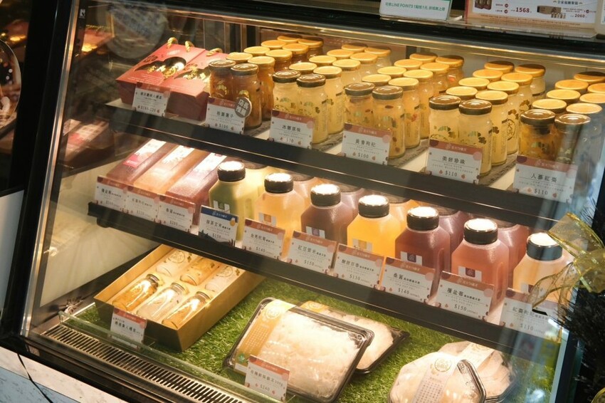 亞大 T8 銀耳｜台灣在地人氣有機銀耳品牌，平民版的燕窩養生送禮好選擇! - 肉依小姐吃什麼