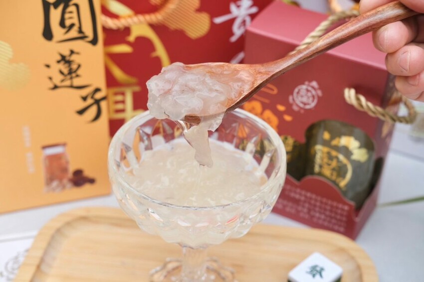 亞大 T8 銀耳｜台灣在地人氣有機銀耳品牌，平民版的燕窩養生送禮好選擇! - 肉依小姐吃什麼