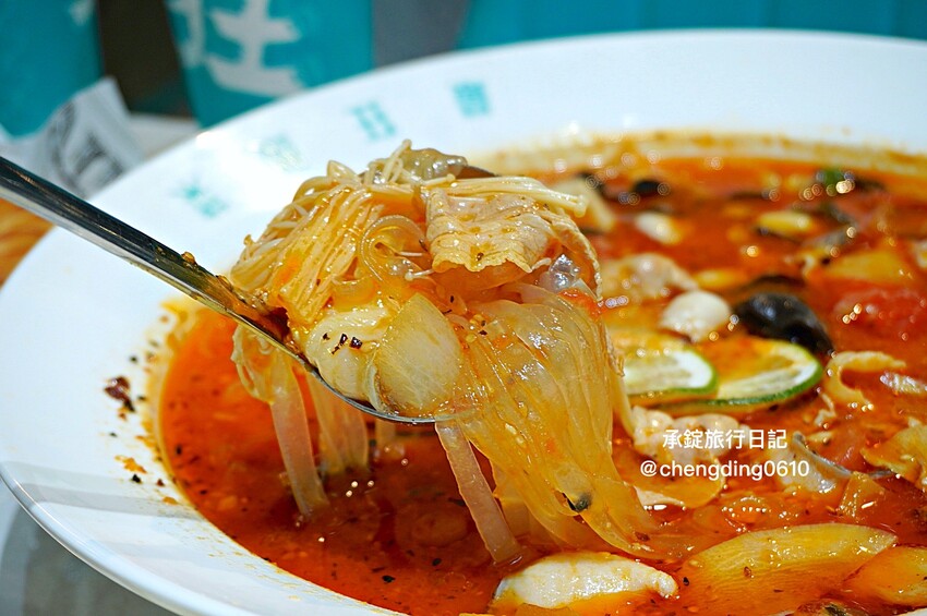 狂一鍋酸菜魚西門店|台北西門町餐廳|肉多多、明水然樂兩大新創姊妹品牌,2025樂多多集團最新力作。 - 第24張圖 台北市萬華區狂一鍋酸菜魚西門店|台北西門町餐廳|火鍋、川菜、四川重慶料理。