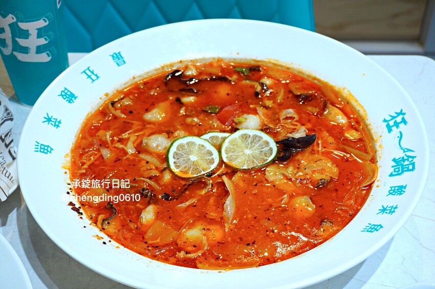 狂一鍋酸菜魚西門店|台北西門町餐廳|肉多多、明水然樂兩大新創姊妹品牌,2025樂多多集團最新力作。 - 第22張圖 台北市萬華區狂一鍋酸菜魚西門店|台北西門町餐廳|火鍋、川菜、四川重慶料理。