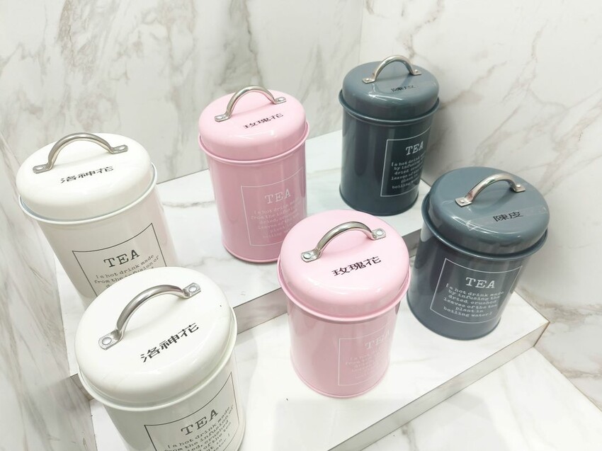 (西門町美食)肉多多、明水然樂兩大新創姊妹品牌-「狂一鍋酸菜魚」到底在紅甚麼? 用精品食尚美學， 餐體驗 風潮正夯，一口酸菜一口魚，酸辣得很自然，後韻回甘，比臉盆還大酸菜魚分量令人驚艷!