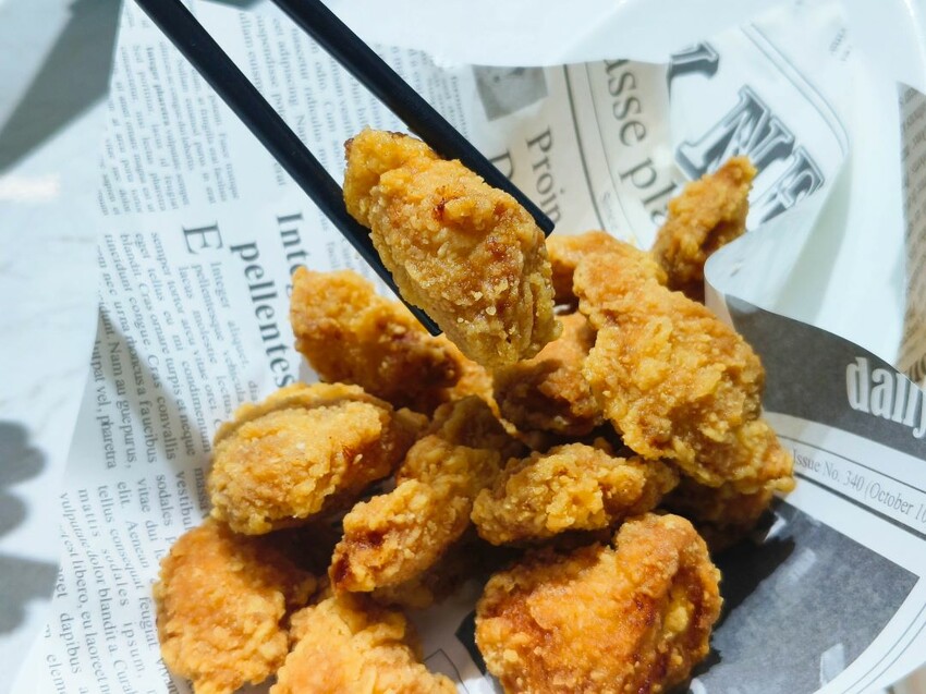 (西門町美食)肉多多、明水然樂兩大新創姊妹品牌-「狂一鍋酸菜魚」到底在紅甚麼? 用精品食尚美學， 餐體驗 風潮正夯，一口酸菜一口魚，酸辣得很自然，後韻回甘，比臉盆還大酸菜魚分量令人驚艷!