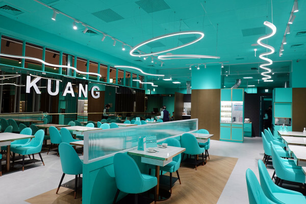 台北市萬華區精品藍時尚空間結合AI玩主廚的美味秘密-狂一鍋酸菜魚，台北爆紅的年輕時尚酸菜魚。酸菜魚很愛玩品狂一鍋美學一生