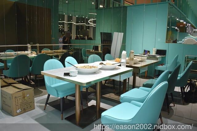 肉多多、明水然樂兩大新創姊妹品牌，2025樂多多集團最新力作｜狂一鍋酸菜魚西門店 用傳統四川美食翻玩整個時尚圈 -  就是這樣。吃喝玩樂。愛漂亮部落格 - FashionGuide 華人時尚專業評鑑