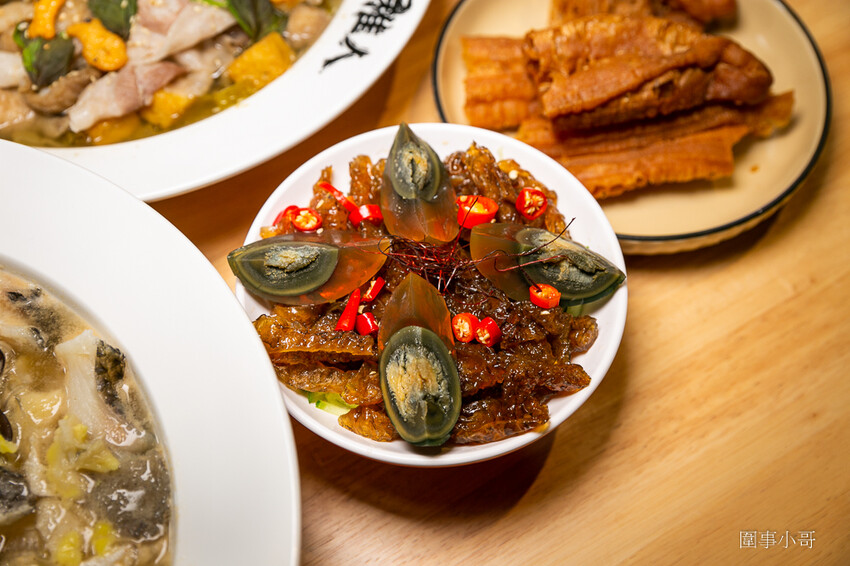 稚人酸菜魚-香酸均衡風味十足的酸菜魚太美味了，還有超狂的榴槤魚……啊娘喂啊～～也太母湯了!（邀約 @圍事小哥的幸福相框