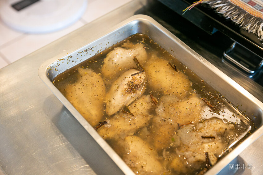 中壢太子鎮美食-饗福便當,沒有看板的小小便當店,但竟然能吃到餐廳等級的精緻菜餚!!!還有各式真空冷凍包裝的各種菜色可以選購。 @圍事小哥的幸福相框 中壢太子鎮美食-饗福便當,沒有看板的小小便當店,但竟然能吃到餐廳等級的精緻菜餚!!!還有各式真空冷凍包裝的各種菜色可以選購。 @圍事小哥的幸福相框