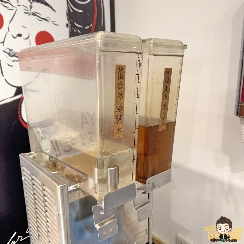 新竹縣竹北市新竹縣竹北父山白俠粥品專賣店。超浮誇超佛心！ 最低只要85元的粥品就可享炸海鮮自助吧吃到飽！ 假日加碼炸雞肉串吃到爽！ 外帶粥品再給你紙袋炸海鮮裝好裝滿！ (菜單營業時間地址電話) - 跟