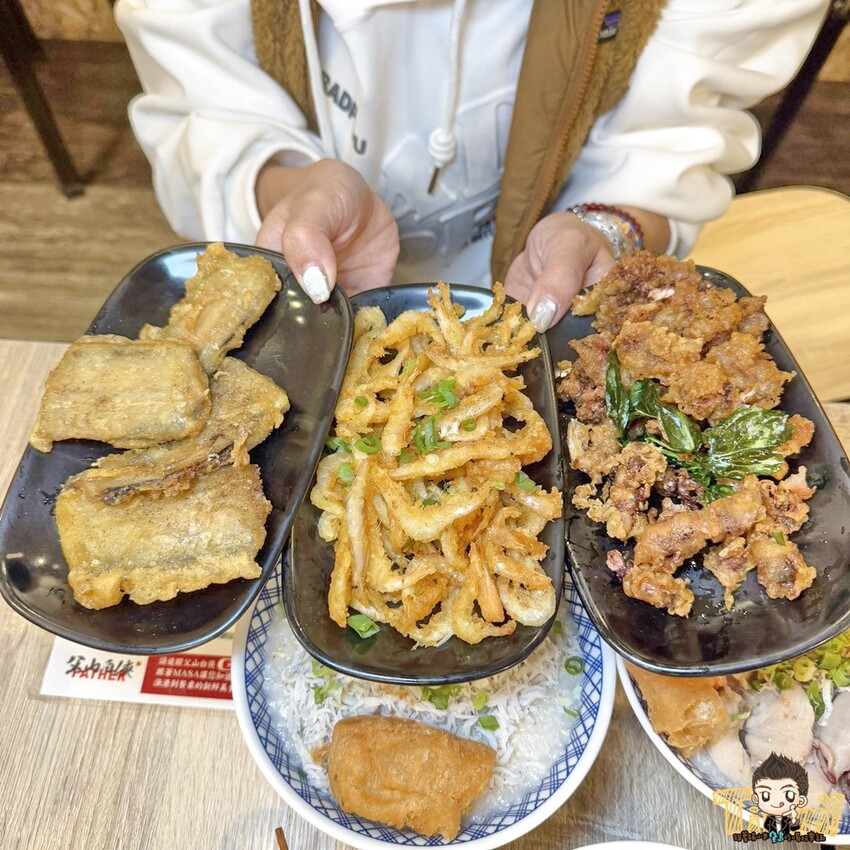 新竹縣竹北市新竹縣竹北父山白俠粥品專賣店。超浮誇超佛心！ 最低只要85元的粥品就可享炸海鮮自助吧吃到飽！ 假日加碼炸雞肉串吃到爽！ 外帶粥品再給你紙袋炸海鮮裝好裝滿！ (菜單營業時間地址電話) - 跟