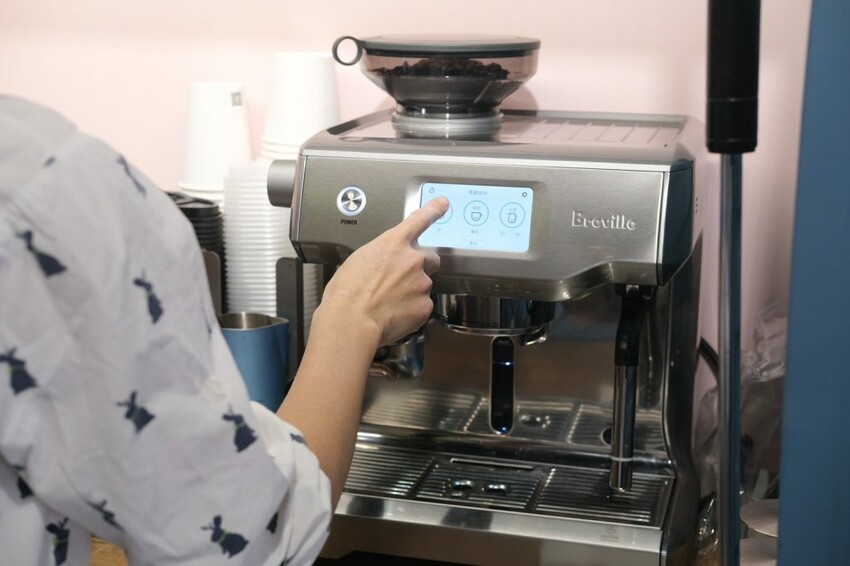 LE BANHMI 樂粄米 龍潭店｜大份量超爆餡越法三明治，復古創新打造每一口新滋味! - 肉依小姐吃什麼