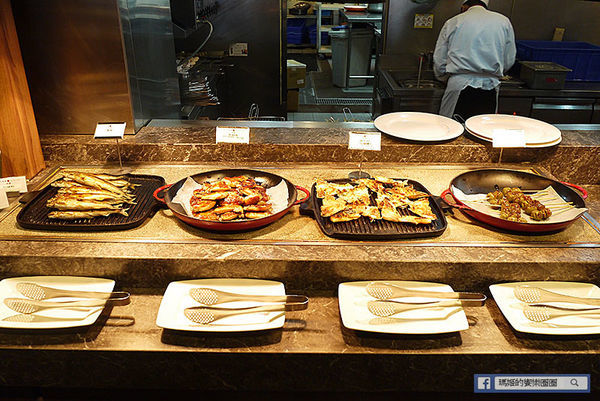 台北車站日本料理吃到飽【欣葉日本料理館前店】夏季新菜色推出!多道清爽沁脾美食登場〡當月壽星開運御守扭蛋同樂