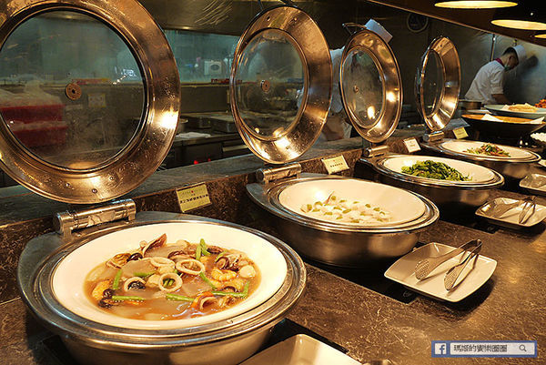 台北車站日本料理吃到飽【欣葉日本料理館前店】夏季新菜色推出!多道清爽沁脾美食登場〡當月壽星開運御守扭蛋同樂