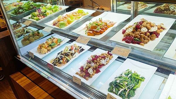 【台北吃到飽】欣葉日本料理|5歲以下小孩免費Buffet吃到飽餐廳,超過40種料理任你吃~!