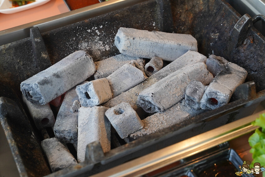 南下最美韓式鰻鰻烤，享受釜山般百萬海景享用炭火直烤鰻魚.韓式燒肉 X 直火碳烤鰻魚 - 跟著尼力吃喝玩樂＆親子生活