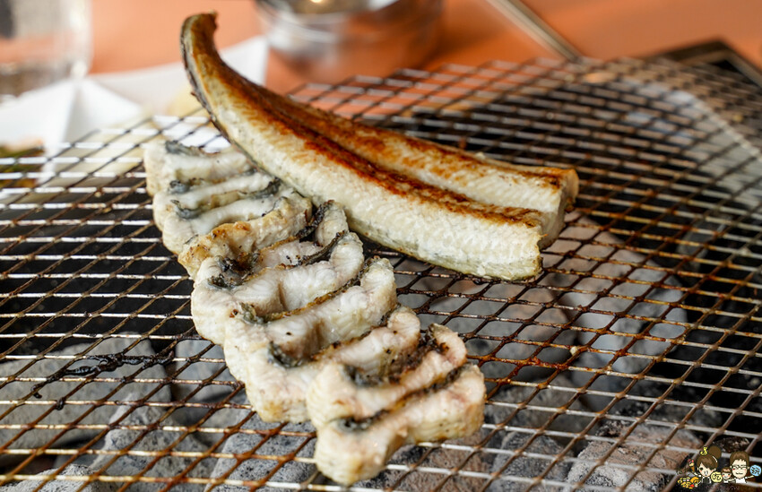 南下最美韓式鰻鰻烤，享受釜山般百萬海景享用炭火直烤鰻魚.韓式燒肉 X 直火碳烤鰻魚 - 跟著尼力吃喝玩樂＆親子生活