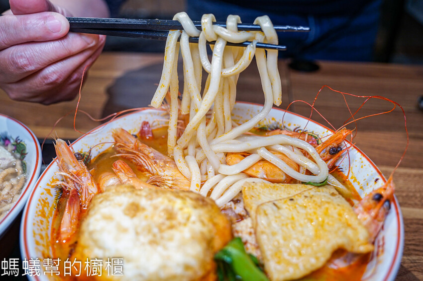 見一麵 | 台中南區七種湯頭鍋燒麵，意麵彈牙湯鮮甜、炸蛋美味！ - 螞蟻幫的櫥櫃