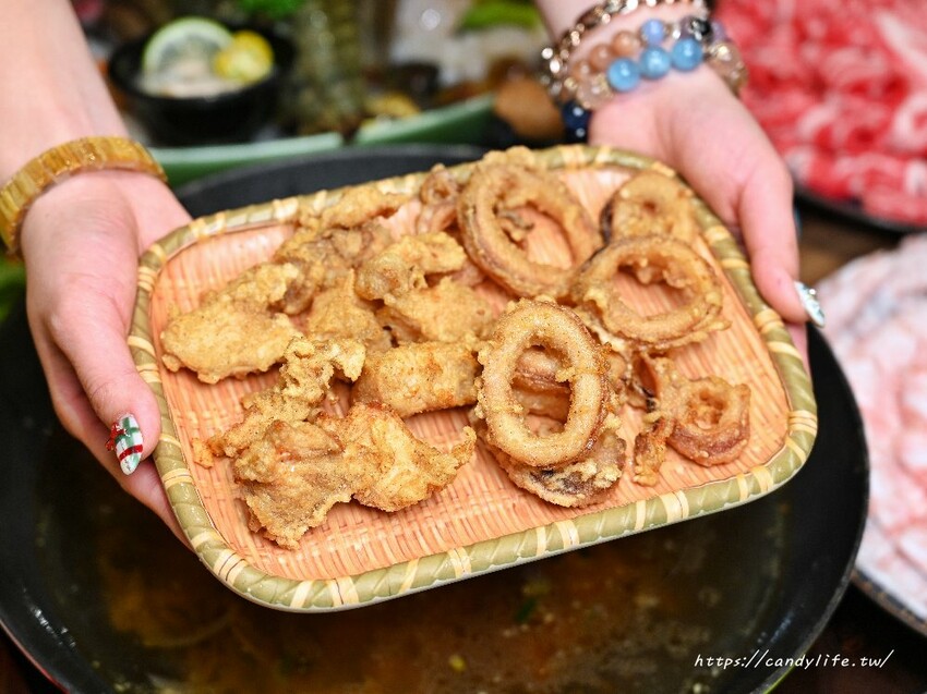 圍爐復刻食鍋太平店｜人氣古早味石頭火鍋進軍台中太平，主打超大阿嬤古早味炒鍋，營業至凌晨兩點 - 糖糖's 享食生活