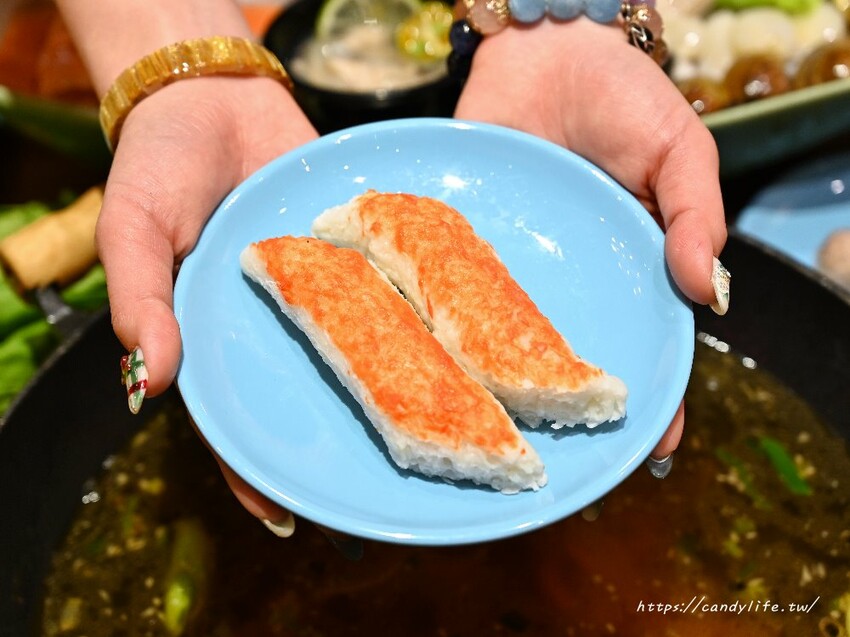 圍爐復刻食鍋太平店｜人氣古早味石頭火鍋進軍台中太平，主打超大阿嬤古早味炒鍋，營業至凌晨兩點 - 糖糖's 享食生活