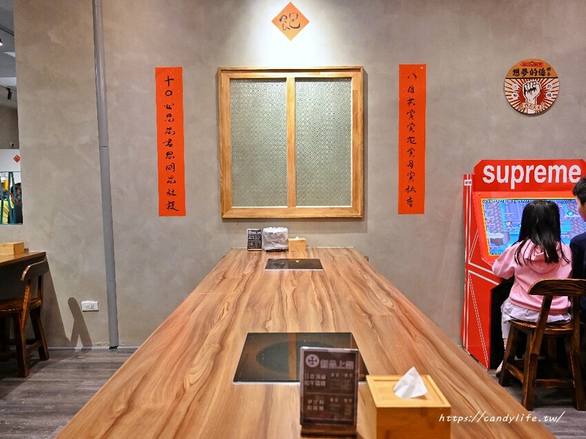 圍爐復刻食鍋太平店｜人氣古早味石頭火鍋進軍台中太平，主打超大阿嬤古早味炒鍋，營業至凌晨兩點 - 糖糖's 享食生活