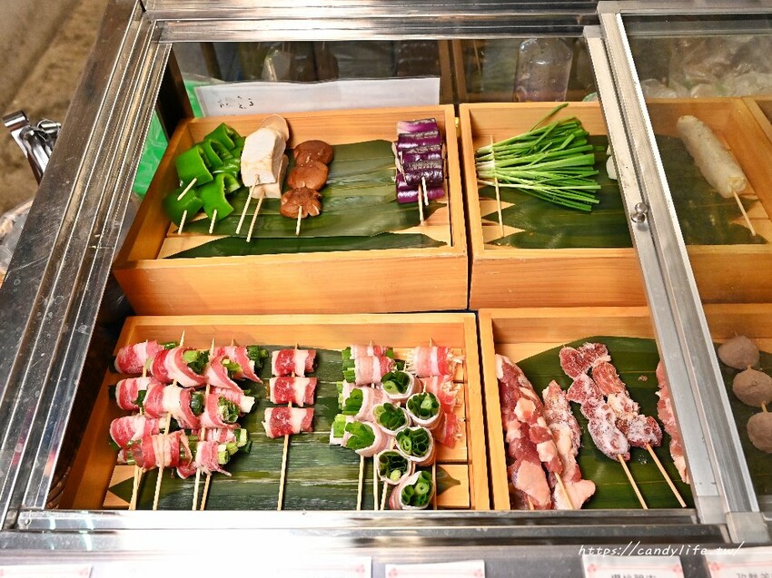 圍爐復刻食鍋太平店｜人氣古早味石頭火鍋進軍台中太平，主打超大阿嬤古早味炒鍋，營業至凌晨兩點 - 糖糖's 享食生活