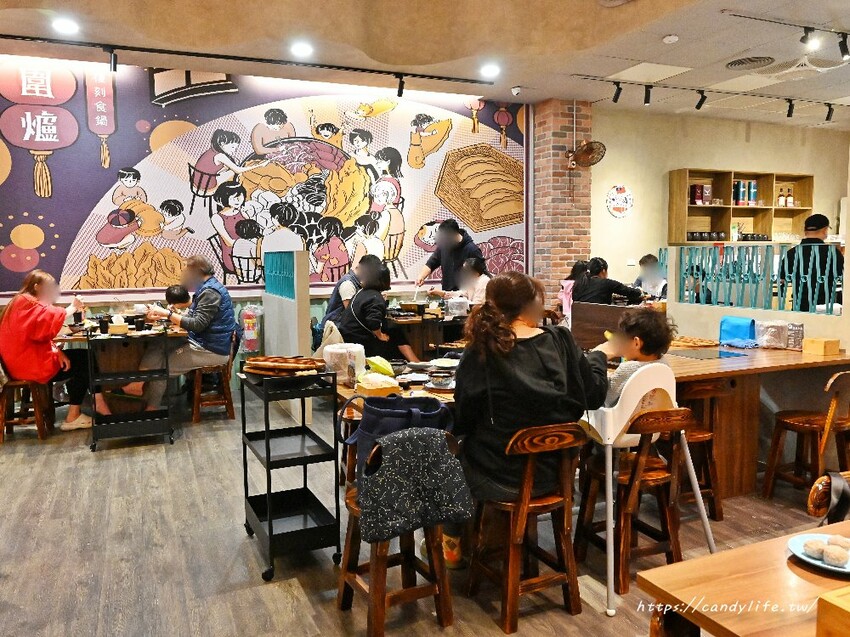 圍爐復刻食鍋太平店｜人氣古早味石頭火鍋進軍台中太平，主打超大阿嬤古早味炒鍋，營業至凌晨兩點 - 糖糖's 享食生活