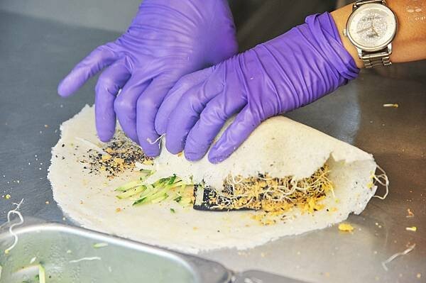 彰化輕食推薦，員濃豆漿 苜蓿芽卷，健康早餐的選擇，非基改黃豆