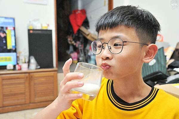 彰化輕食推薦，員濃豆漿 苜蓿芽卷，健康早餐的選擇，非基改黃豆