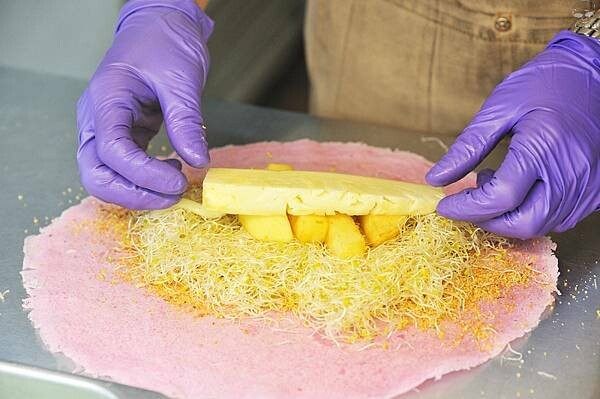 彰化輕食推薦，員濃豆漿 苜蓿芽卷，健康早餐的選擇，非基改黃豆