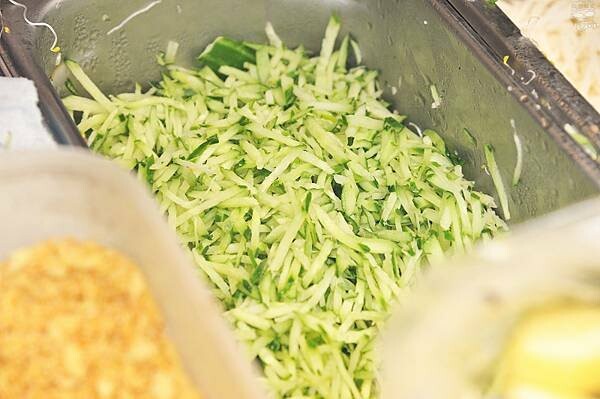 彰化輕食推薦，員濃豆漿 苜蓿芽卷，健康早餐的選擇，非基改黃豆