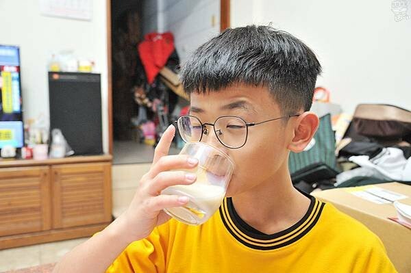 彰化輕食推薦，員濃豆漿 苜蓿芽卷，健康早餐的選擇，非基改黃豆