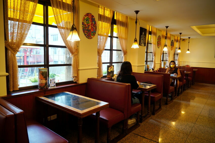 【台北美食】明星咖啡館.文學氛圍+復古懷舊的俄式咖啡廳!