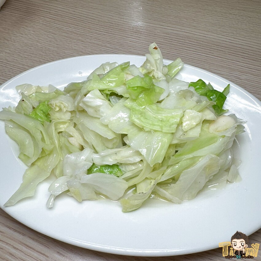 新竹市北區新竹源高雄當歸羊肉。90元羊肉炒麵及羊肉燴飯。100元就有3大根羊大骨的湯品！ (菜單營業時間地址電話) - 跟著踢小米吃喝玩樂趣