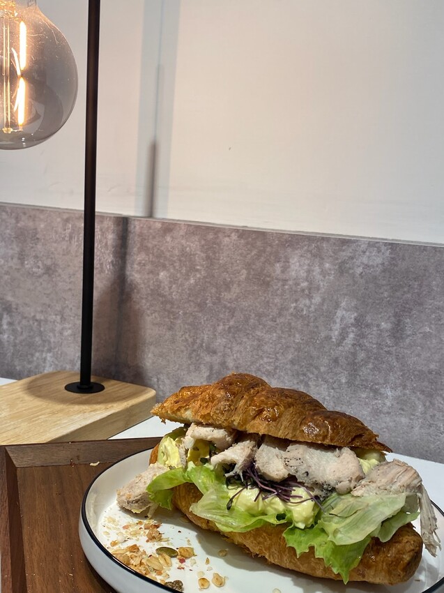 台北市大同區平價貓咪咖啡廳 小樽手作珈啡 民權西路店🐈