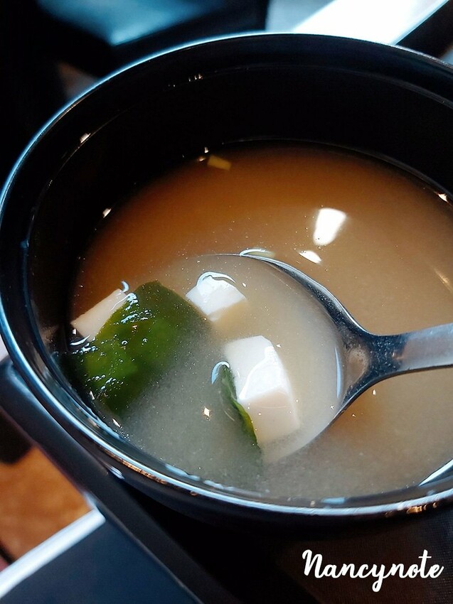 福勝亭:🔥新品「泰式打拋豬排」微甜微辣好滋味,厚切豬排超Juicy! - 小N手札 Nancynote