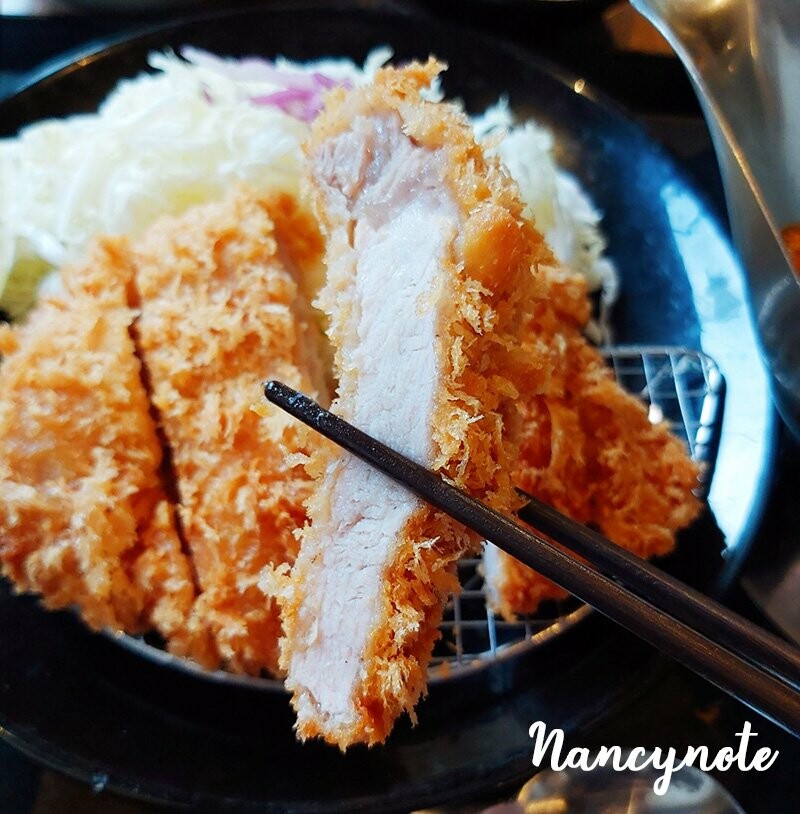 福勝亭:🔥新品「泰式打拋豬排」微甜微辣好滋味,厚切豬排超Juicy! - 小N手札 Nancynote