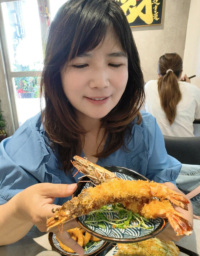 苗栗炸物丼飯必吃推薦|後龍極丼飯館在地人默默吃爆