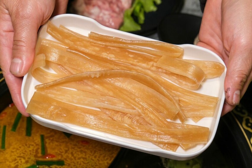 蜀都串串火鍋｜斗六第一家道地麻辣串串鍋，每串十元銅板價還不拿到爆! - 肉依小姐吃什麼