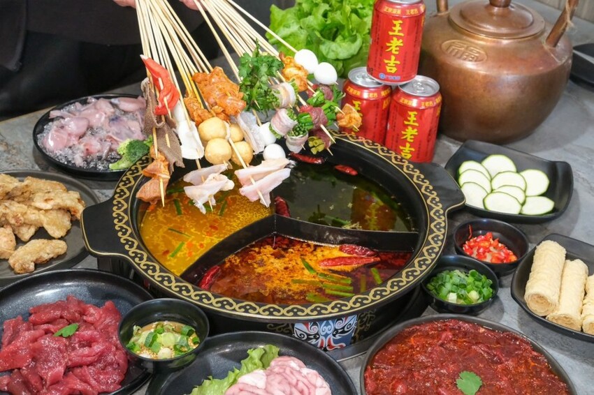 蜀都串串火鍋｜斗六第一家道地麻辣串串鍋，每串十元銅板價還不拿到爆! - 肉依小姐吃什麼