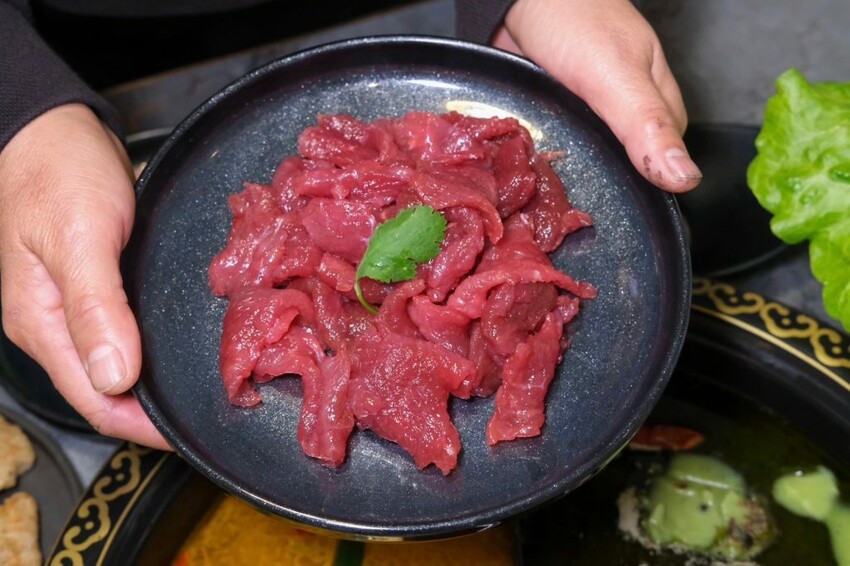 蜀都串串火鍋｜斗六第一家道地麻辣串串鍋，每串十元銅板價還不拿到爆! - 肉依小姐吃什麼