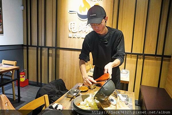 {台中美食}甩鍋雞볶찜韓式炒雞吃到飽-中友店,不分平假日只要 {台中美食}甩鍋雞볶찜韓式炒雞吃到飽-中友店,不分平假日只要