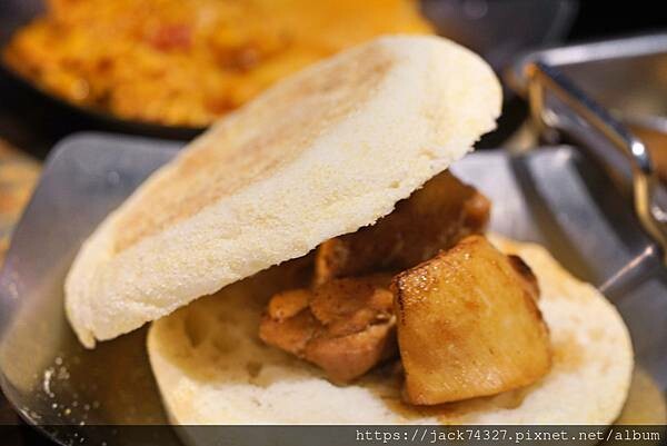 {台中美食}甩鍋雞볶찜韓式炒雞吃到飽-中友店,不分平假日只要 {台中美食}甩鍋雞볶찜韓式炒雞吃到飽-中友店,不分平假日只要