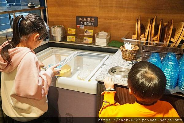 {台中美食}甩鍋雞볶찜韓式炒雞吃到飽-中友店,不分平假日只要 {台中美食}甩鍋雞볶찜韓式炒雞吃到飽-中友店,不分平假日只要