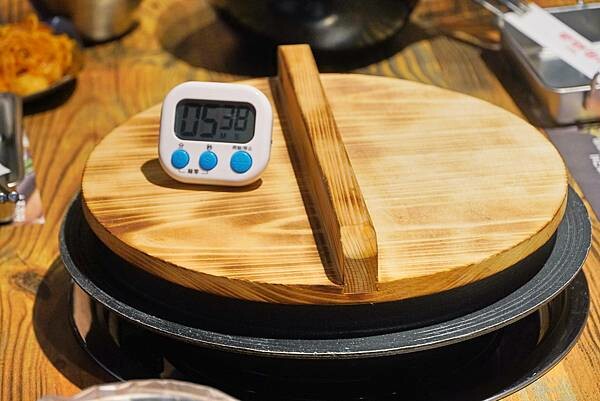 {台中美食}甩鍋雞볶찜韓式炒雞吃到飽-中友店,不分平假日只要 {台中美食}甩鍋雞볶찜韓式炒雞吃到飽-中友店,不分平假日只要