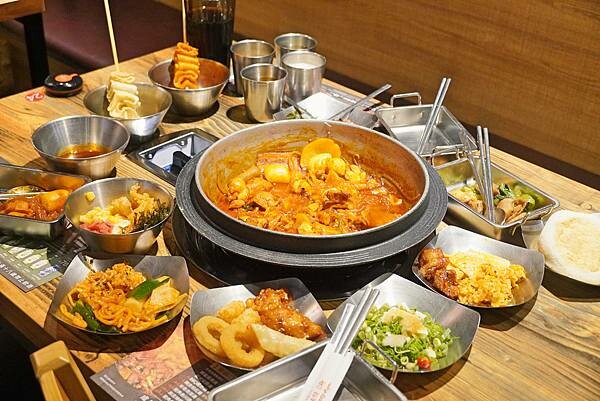 {台中美食}甩鍋雞볶찜韓式炒雞吃到飽-中友店,不分平假日只要 {台中美食}甩鍋雞볶찜韓式炒雞吃到飽-中友店,不分平假日只要