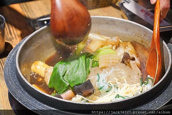 {台中美食}甩鍋雞볶찜韓式炒雞吃到飽-中友店,不分平假日只要 {台中美食}甩鍋雞볶찜韓式炒雞吃到飽-中友店,不分平假日只要