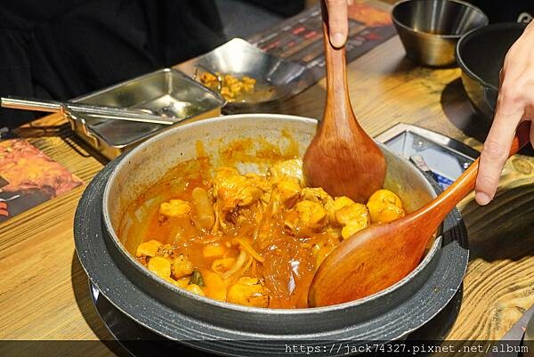 {台中美食}甩鍋雞볶찜韓式炒雞吃到飽-中友店,不分平假日只要 {台中美食}甩鍋雞볶찜韓式炒雞吃到飽-中友店,不分平假日只要