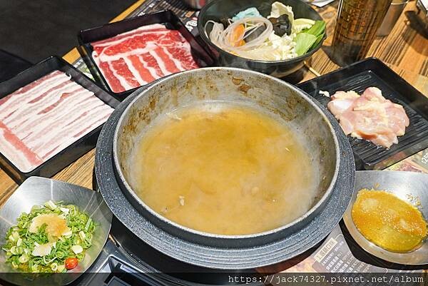 {台中美食}甩鍋雞볶찜韓式炒雞吃到飽-中友店,不分平假日只要 {台中美食}甩鍋雞볶찜韓式炒雞吃到飽-中友店,不分平假日只要